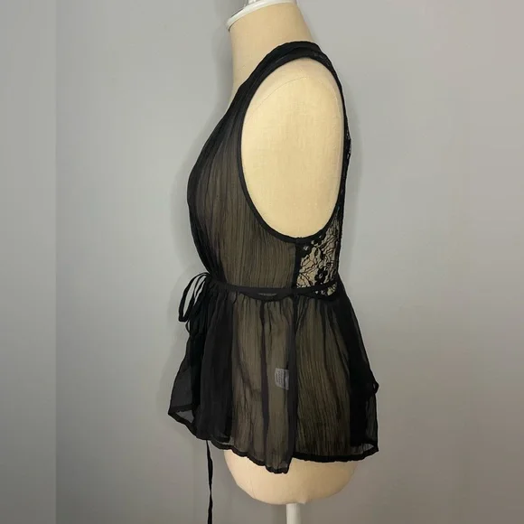 Women’s Band of Gypsies Black Lace Vest - Picture 2 of 8